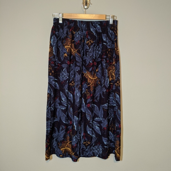 Vintage Patterned Midi Skirt - Picture 2 of 4